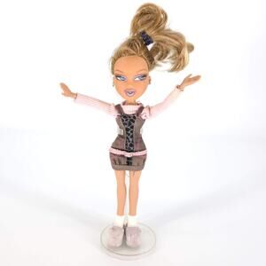 Bratz Doll Yasmin WITH CUT HAIR AND IN A WELL PLAYED CONDITION